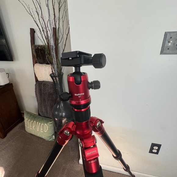 MeFOTO Camera Tri Pod - Picture 5 of 14